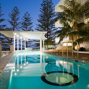 https://rumba-beach-resort.hotelssunshinecoast.net