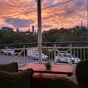 Bed & Breakfast Urban Riverside Rest